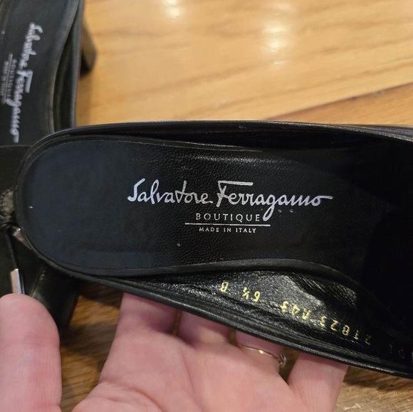 Salvatore Ferragamo Kitten Heel Mules Size 6.5 Black Leather Italian - Picture 3 of 9